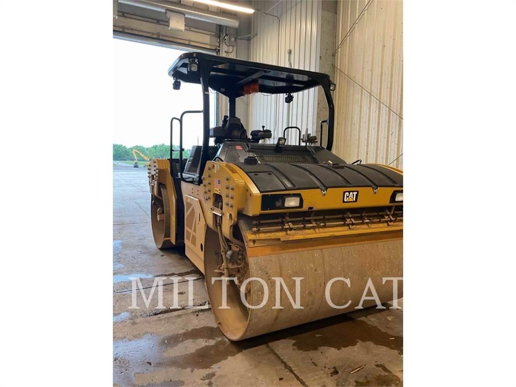 CAT CB15 Котки тротуарні