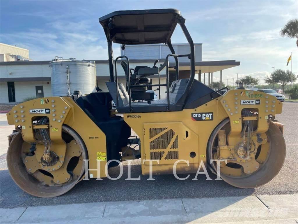 CAT CB15 Грунтові котки