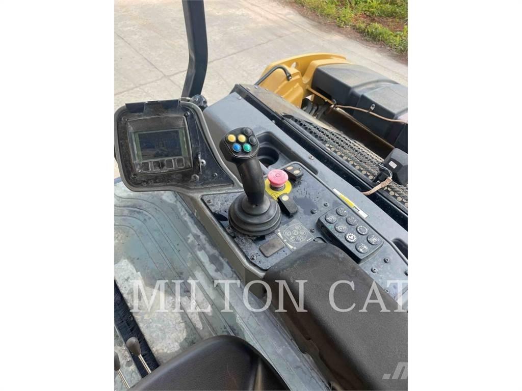 CAT CB15 Ущільнювачі грунту
