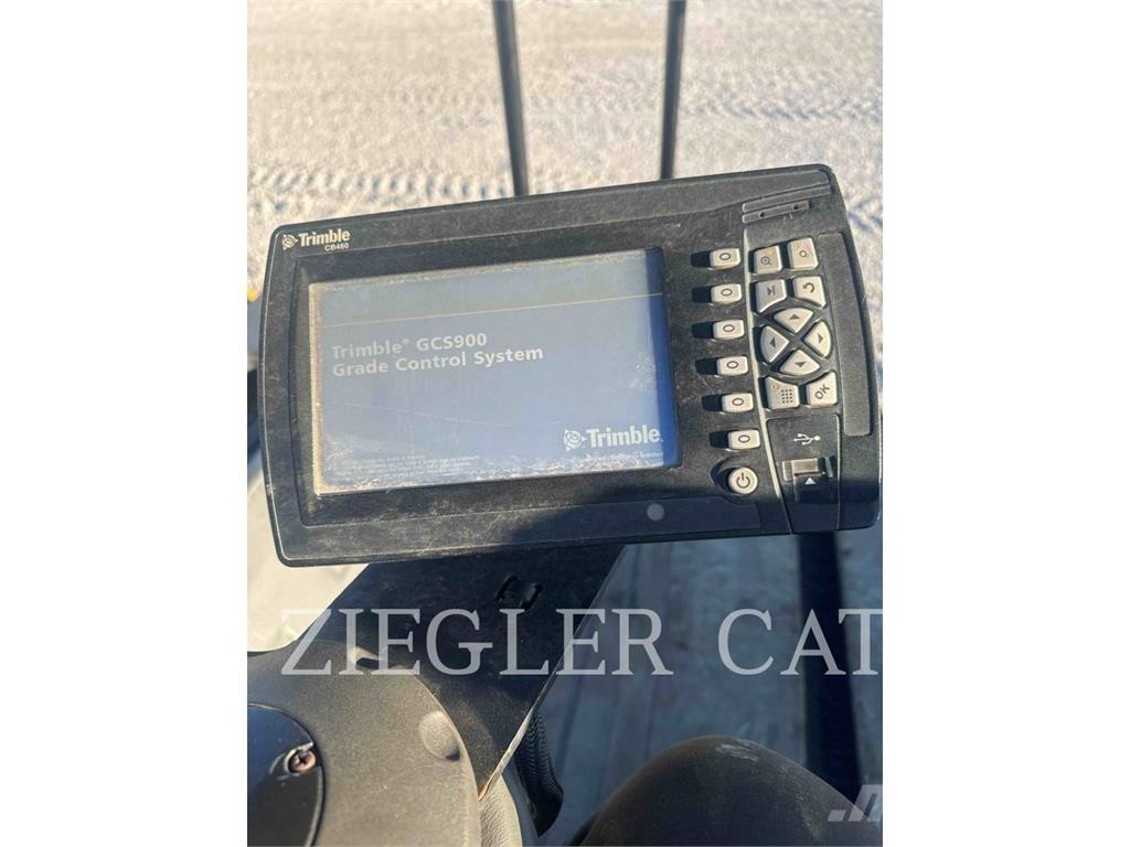 CAT CB15 Ущільнювачі грунту