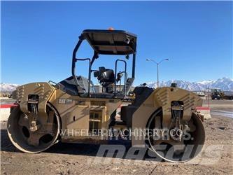 CAT CB15 Котки тротуарні