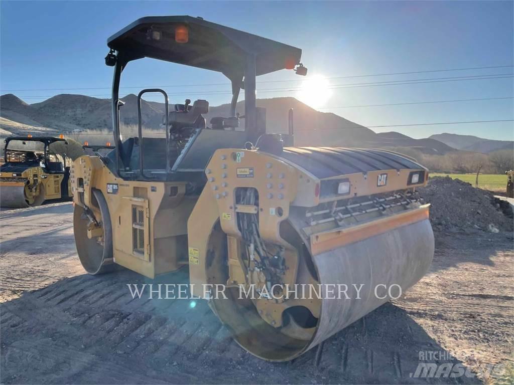 CAT CB15 Котки тротуарні