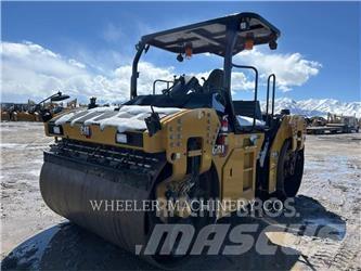 CAT CB15 CW VV Котки тротуарні