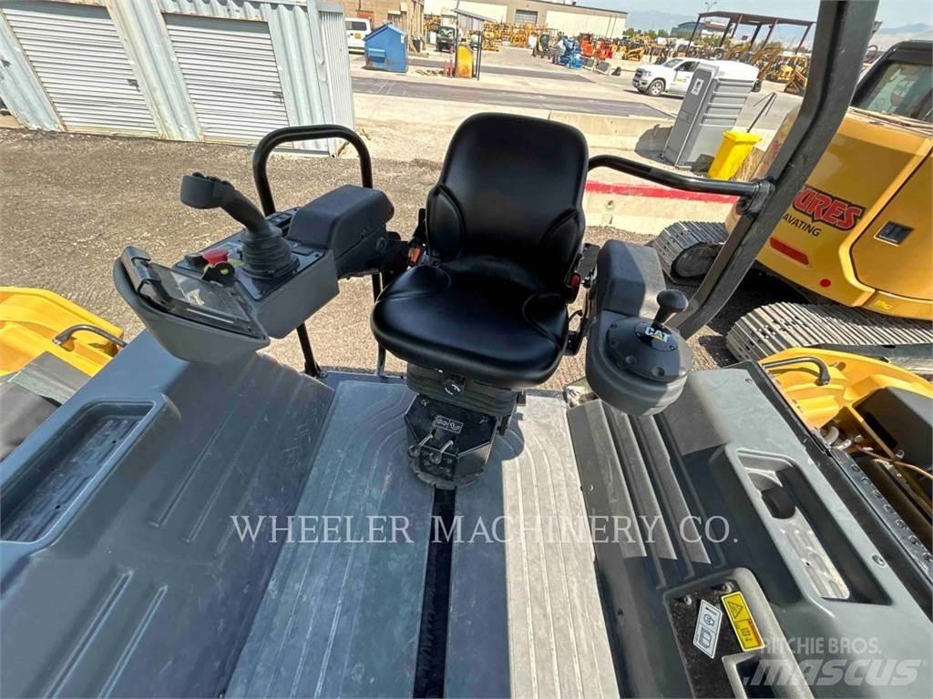 CAT CB15 CW VV Котки тротуарні