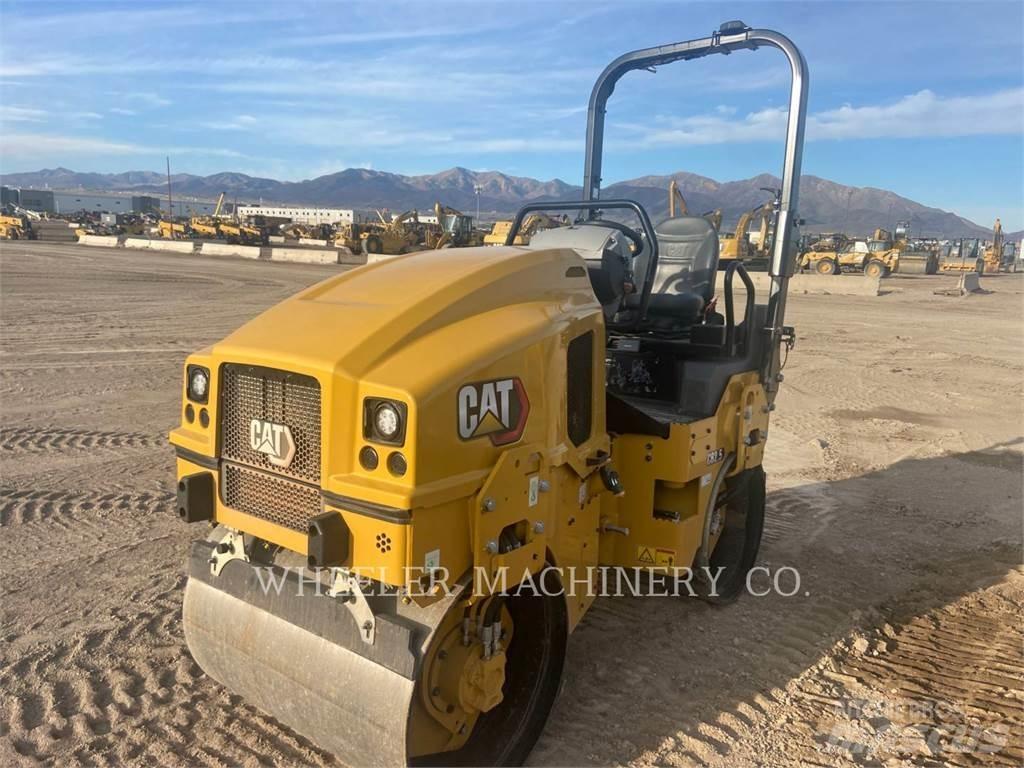 CAT CB2.5 Котки тротуарні
