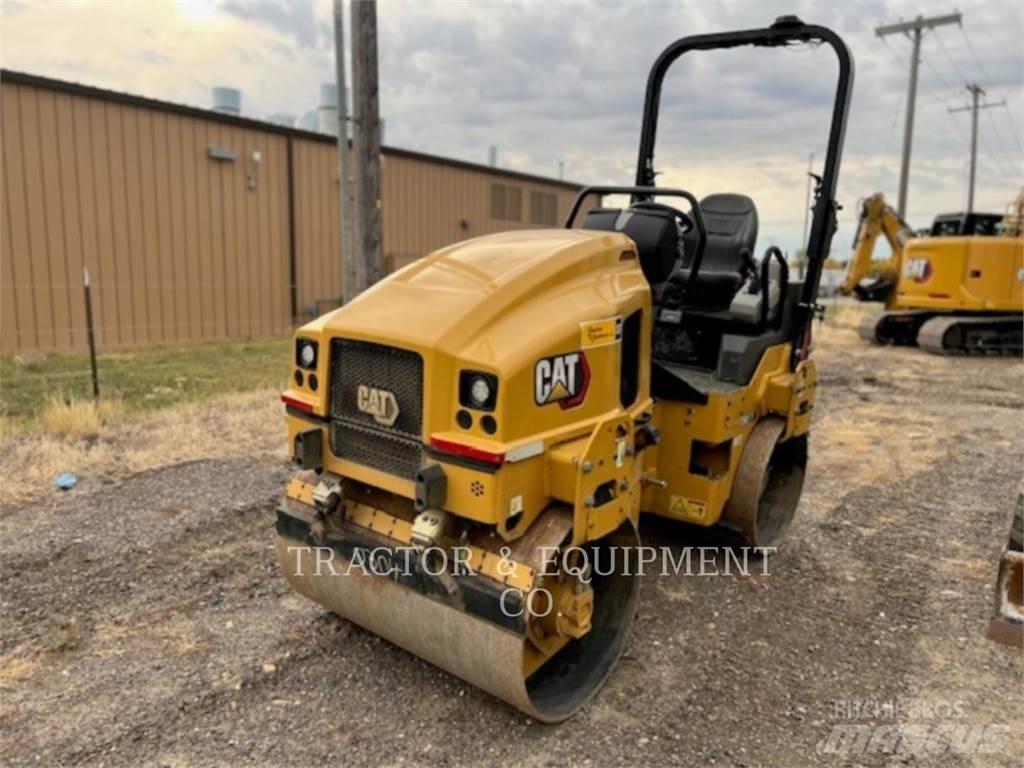 CAT CB2.7 Асфальтовкладачі