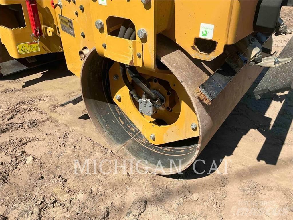 CAT CB2.7 Грунтові котки