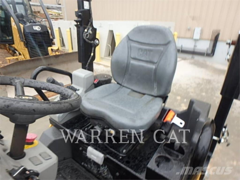 CAT CB2.7 Ущільнювачі грунту