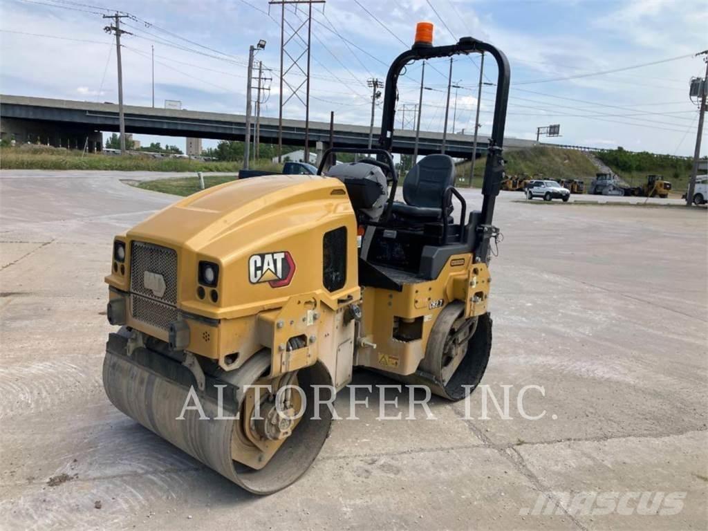 CAT CB2.7-03 Котки тротуарні