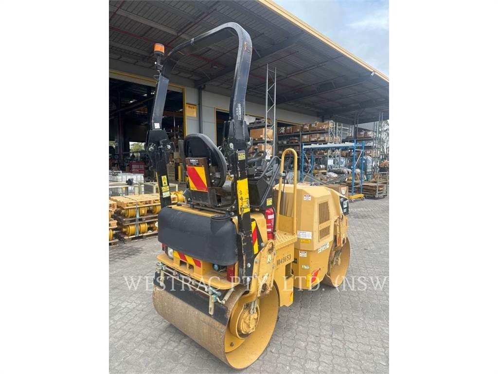 CAT CB22 Котки тротуарні