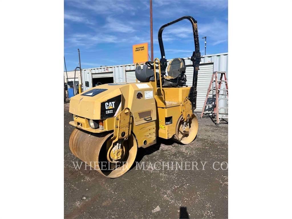 CAT CB22 Автогудронатори
