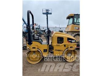 CAT CB24B Котки тротуарні