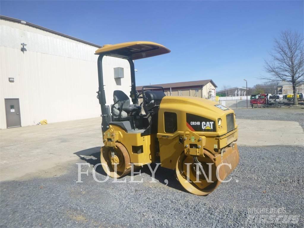 CAT CB24B Котки тротуарні