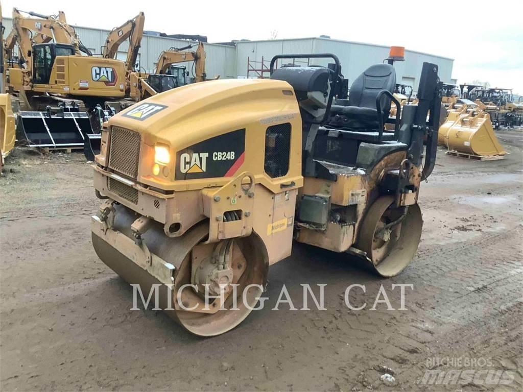 CAT CB24B Котки тротуарні