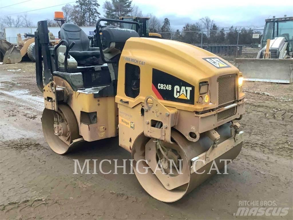 CAT CB24B Котки тротуарні