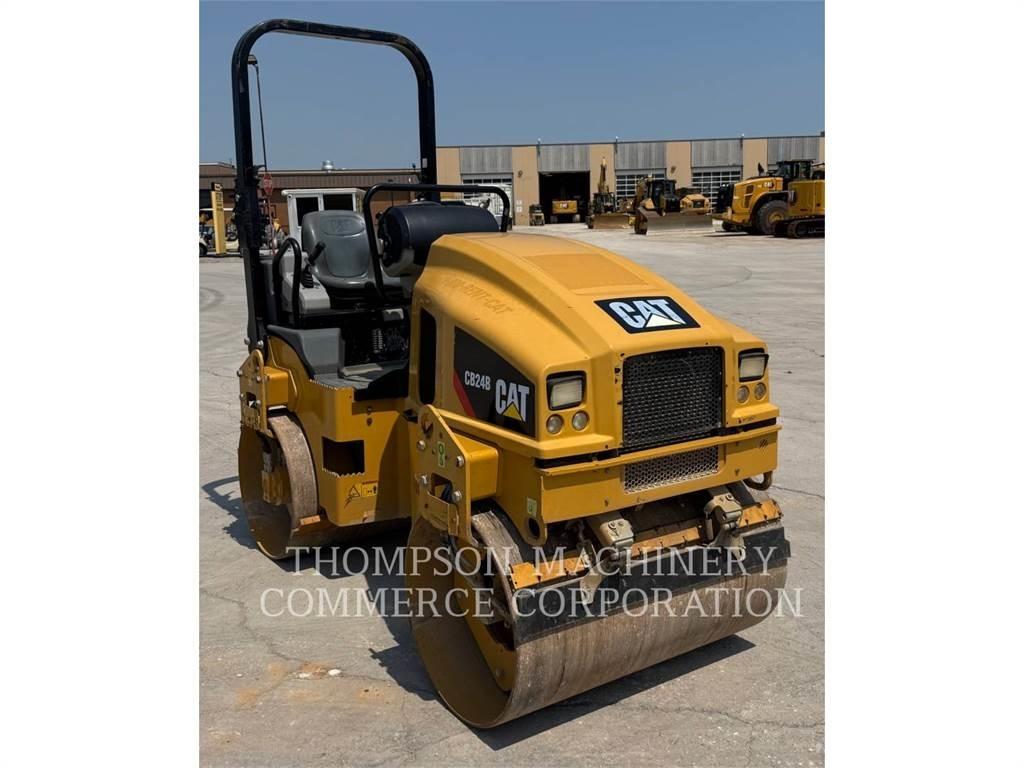 CAT CB24B Котки тротуарні