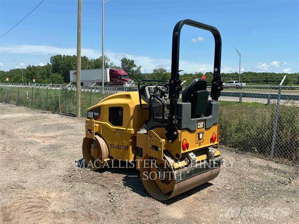 CAT CB24B Котки тротуарні