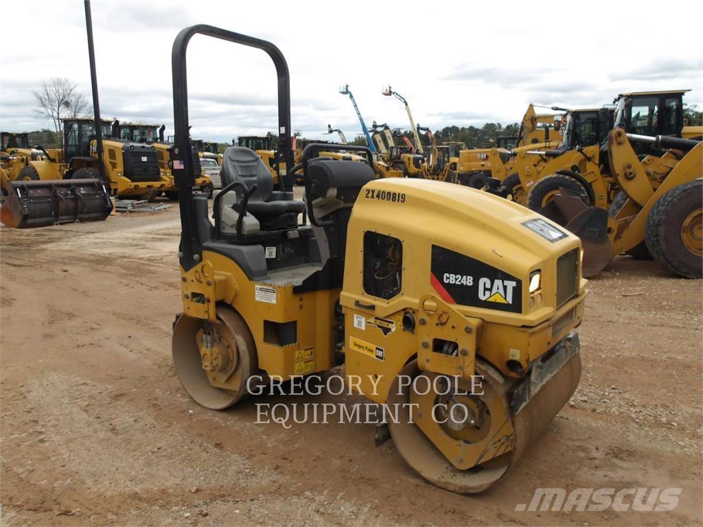 CAT CB24B Котки тротуарні