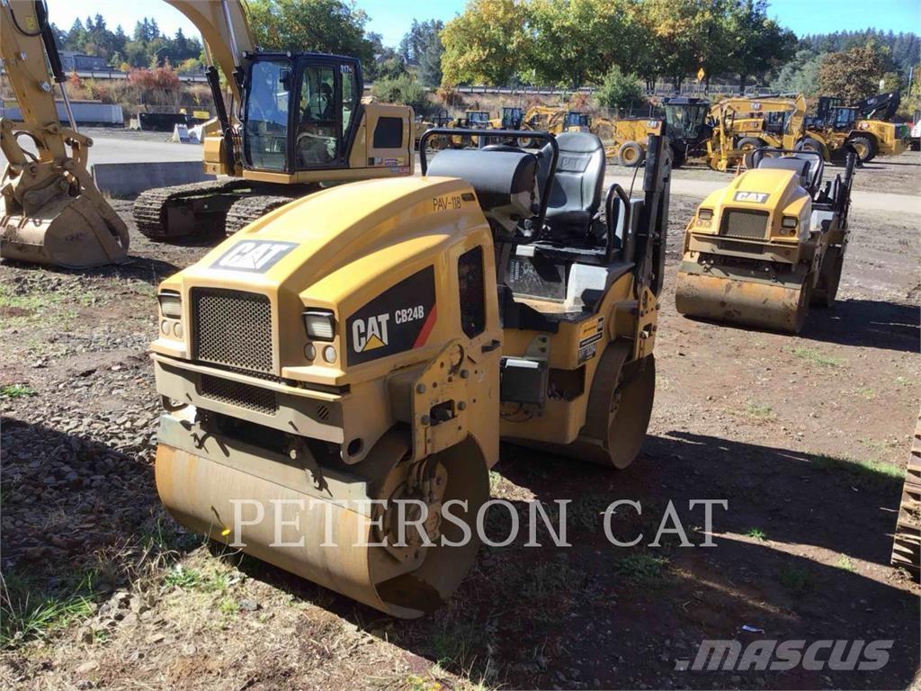 CAT CB24B Котки тротуарні