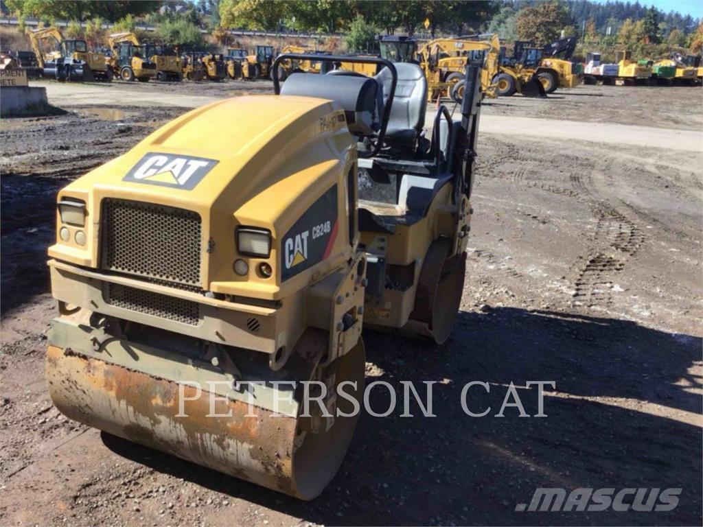 CAT CB24B Котки тротуарні