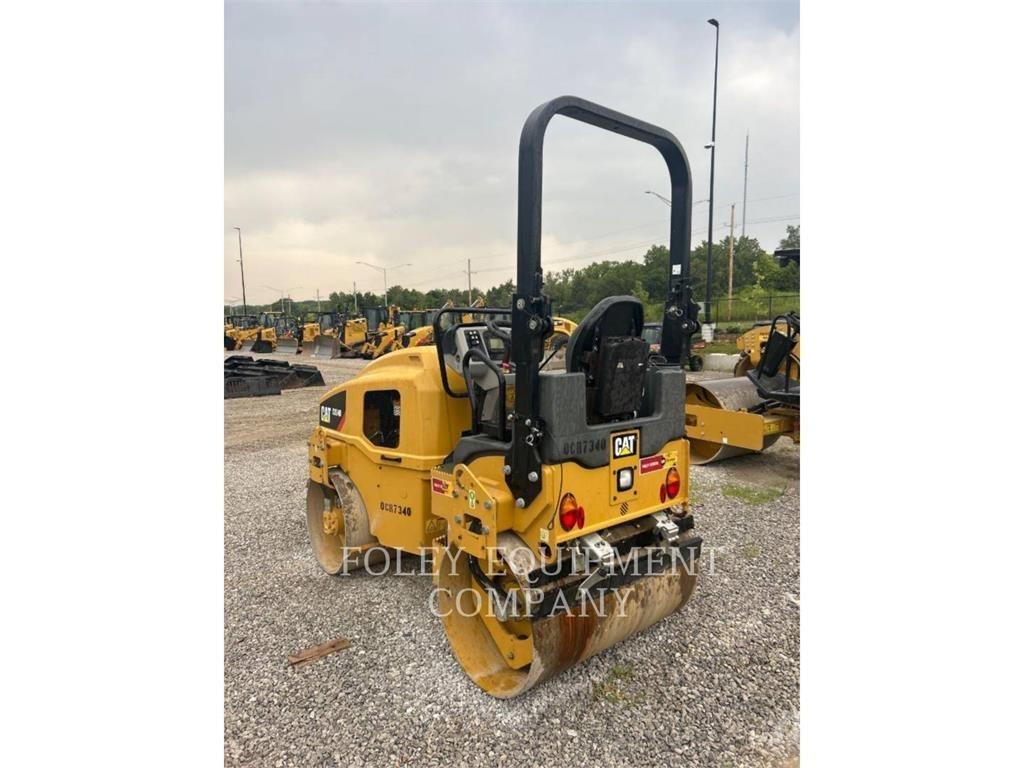CAT CB24B Ущільнювачі грунту