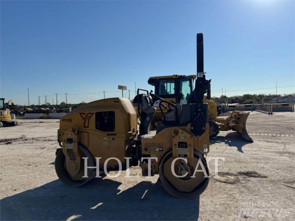 CAT CB34B Грунтові котки
