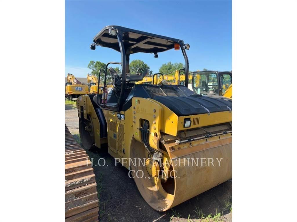 CAT CB54B Котки тротуарні