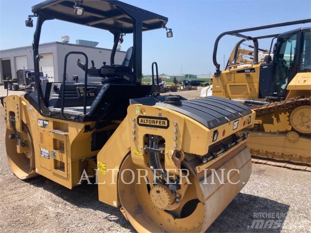 CAT CB54B Котки тротуарні
