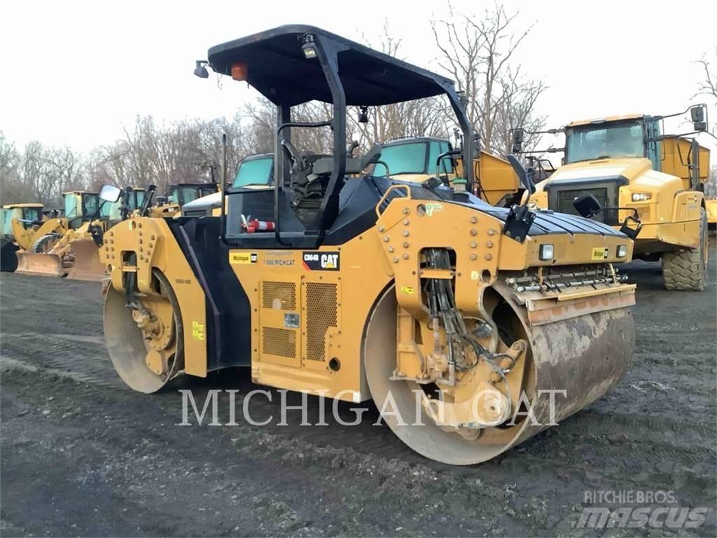 CAT CB64B Котки тротуарні