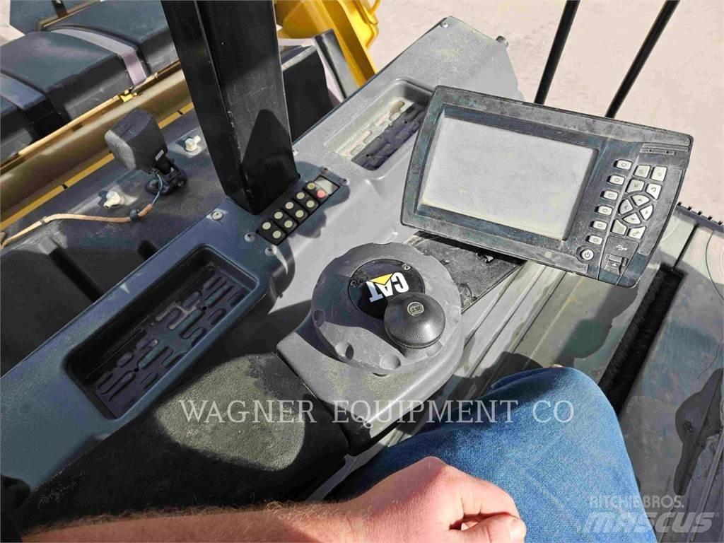 CAT CB68B Ущільнювачі грунту