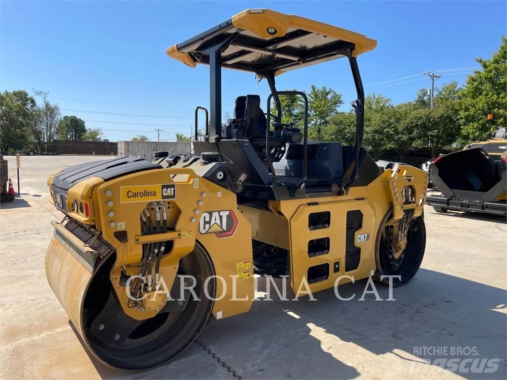 CAT CB7 Асфальтовкладачі