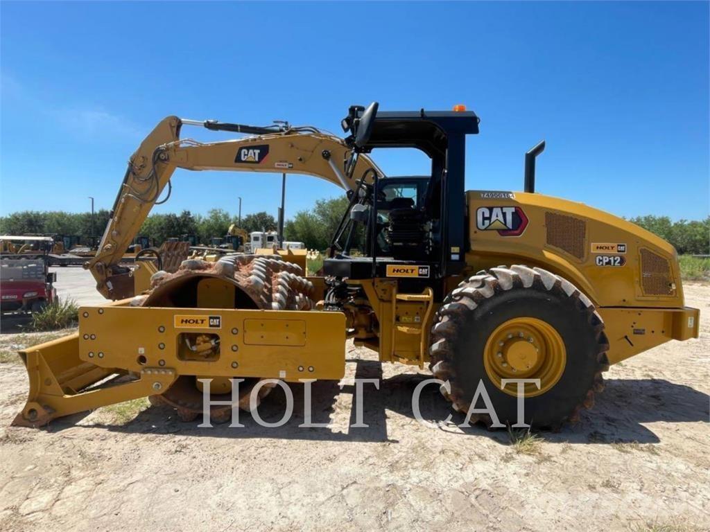 CAT CP12 Грунтові котки