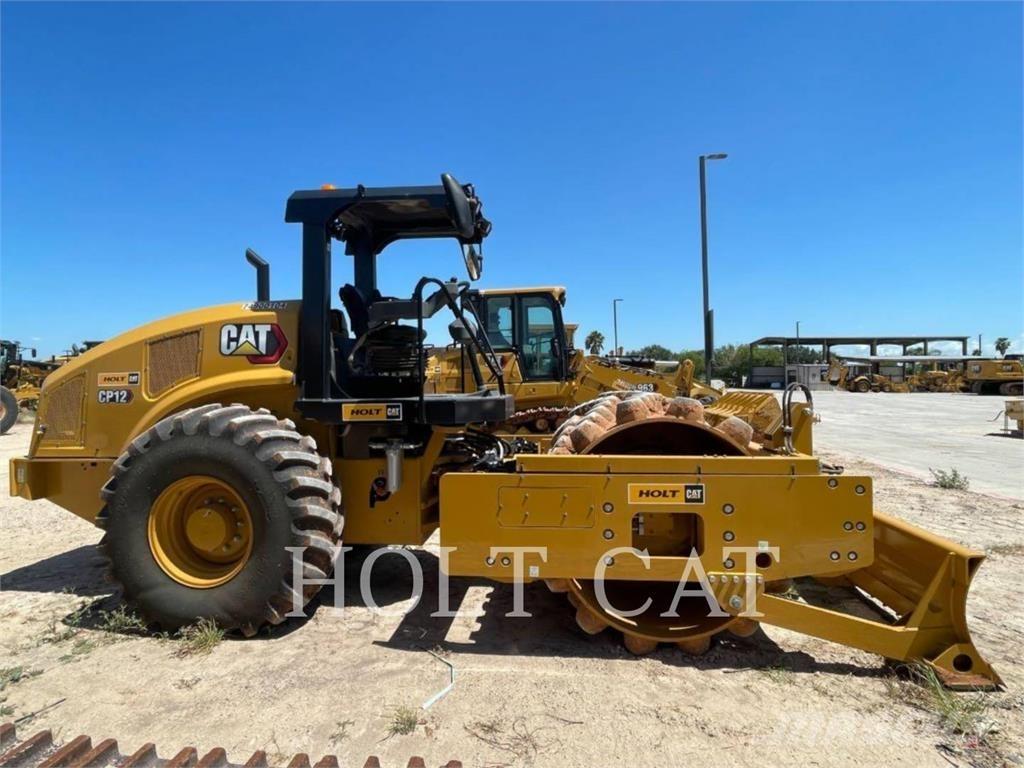 CAT CP12 Грунтові котки