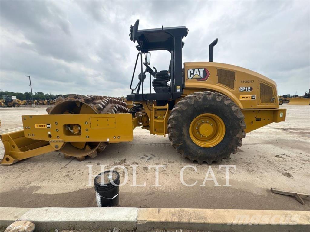 CAT CP12 Грунтові котки