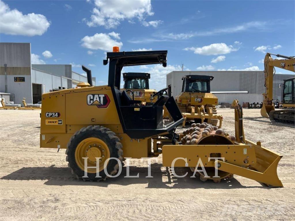 CAT CP34 Грунтові котки