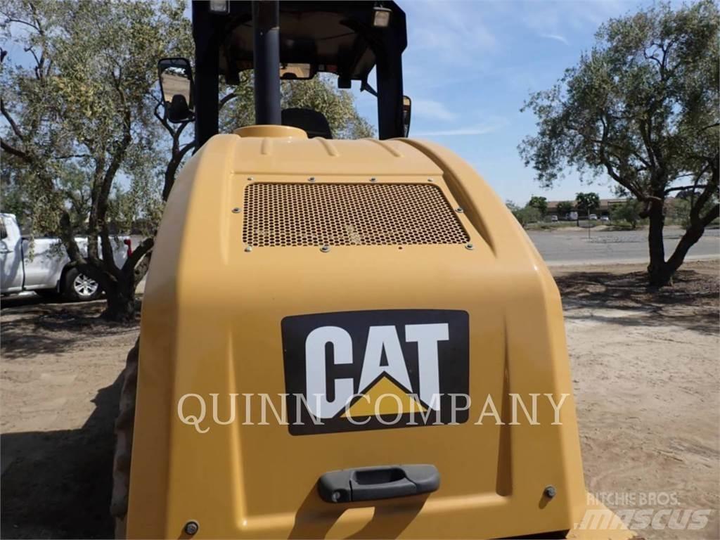 CAT CP44 Автогудронатори