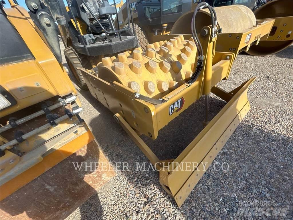 CAT CP44B Грунтові котки