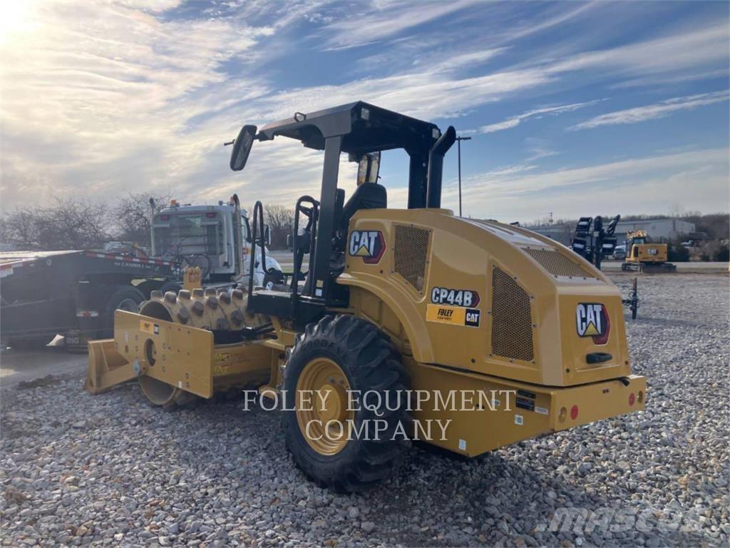 CAT CP44B Ущільнювачі грунту