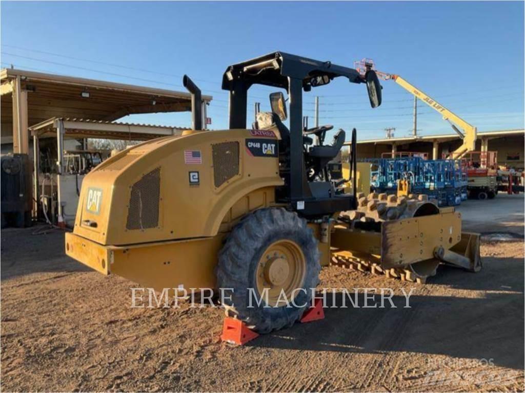 CAT CP44B Грунтові котки