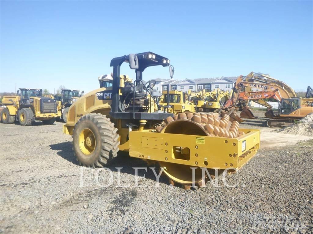 CAT CP54B Грунтові котки