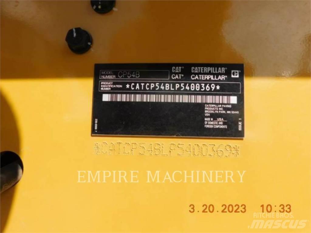 CAT CP54B Грунтові котки