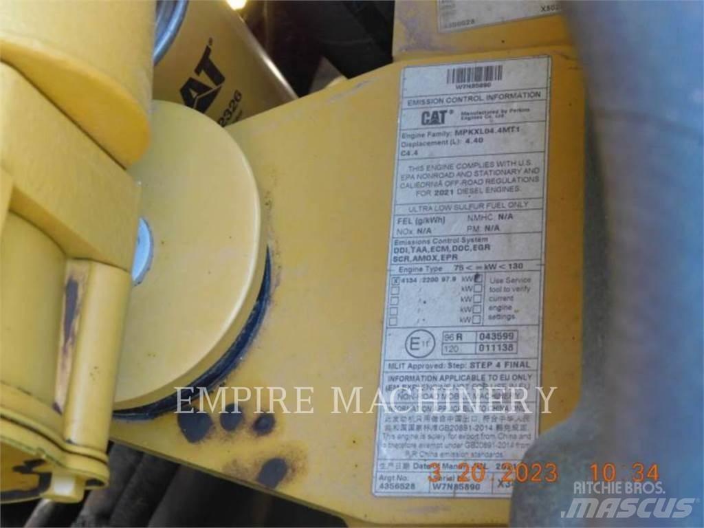 CAT CP54B Грунтові котки