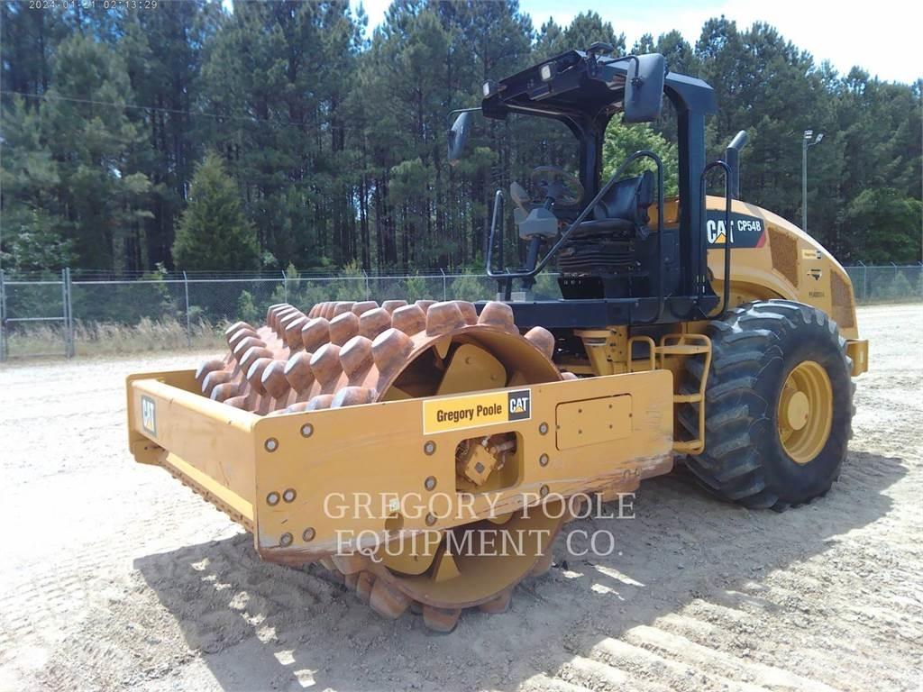 CAT CP54B Грунтові котки