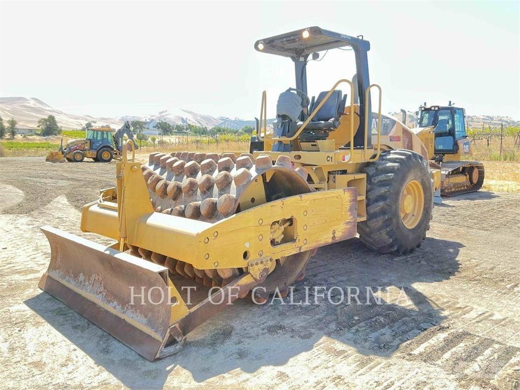 CAT CP56 Грунтові котки