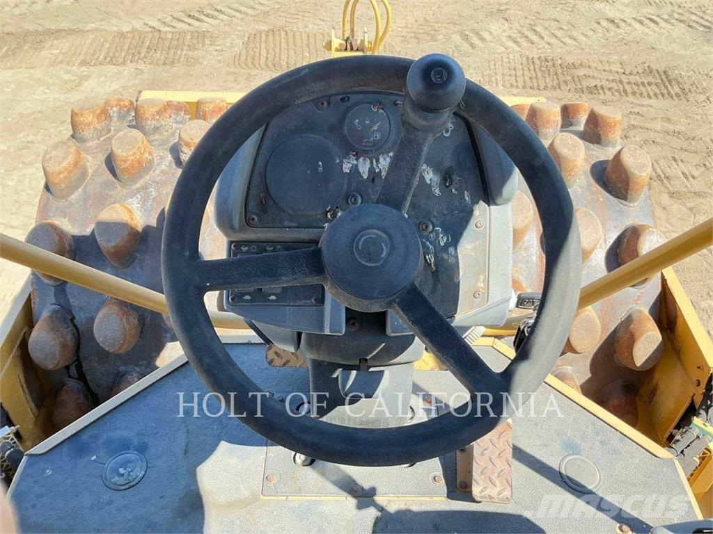 CAT CP56 Грунтові котки
