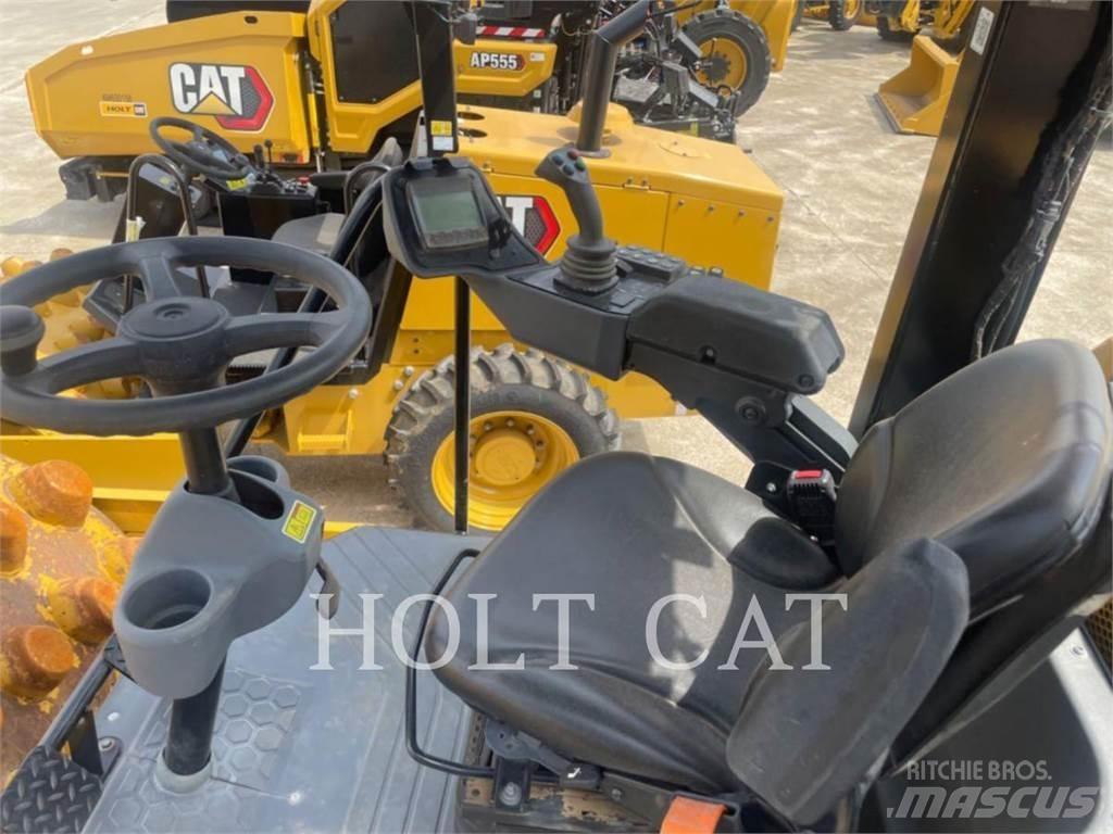 CAT CP56B Грунтові котки