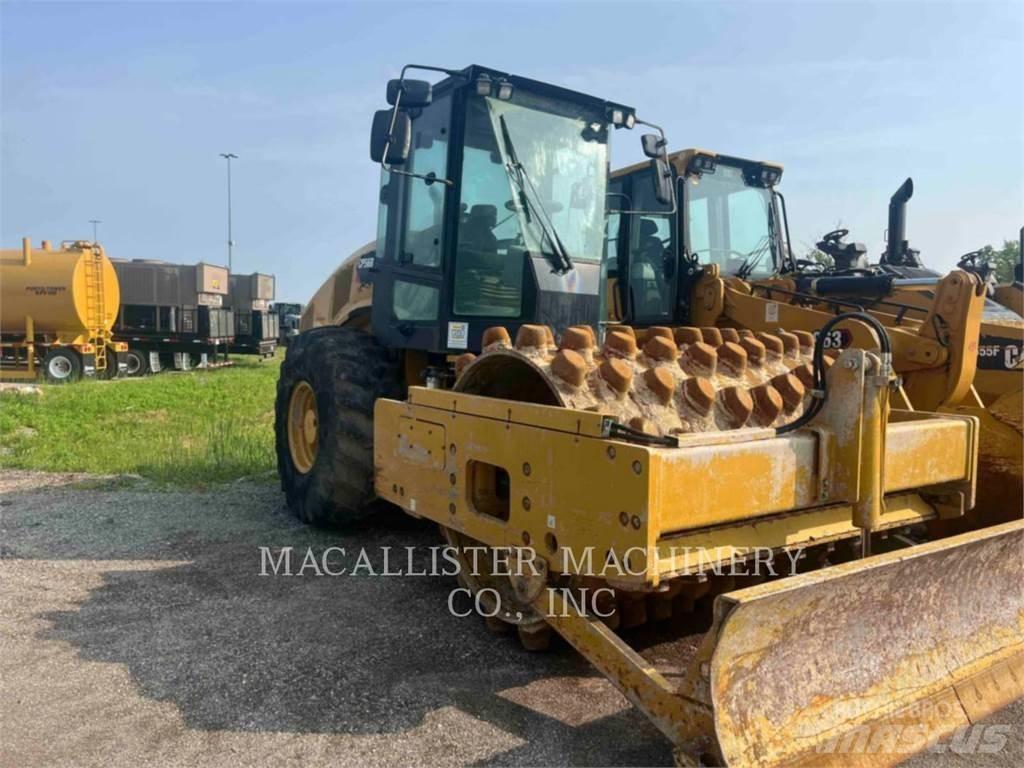 CAT CP56B Грунтові котки