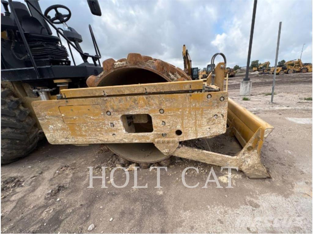 CAT CP56B Грунтові котки