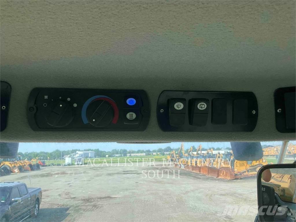CAT CP56B Грунтові котки