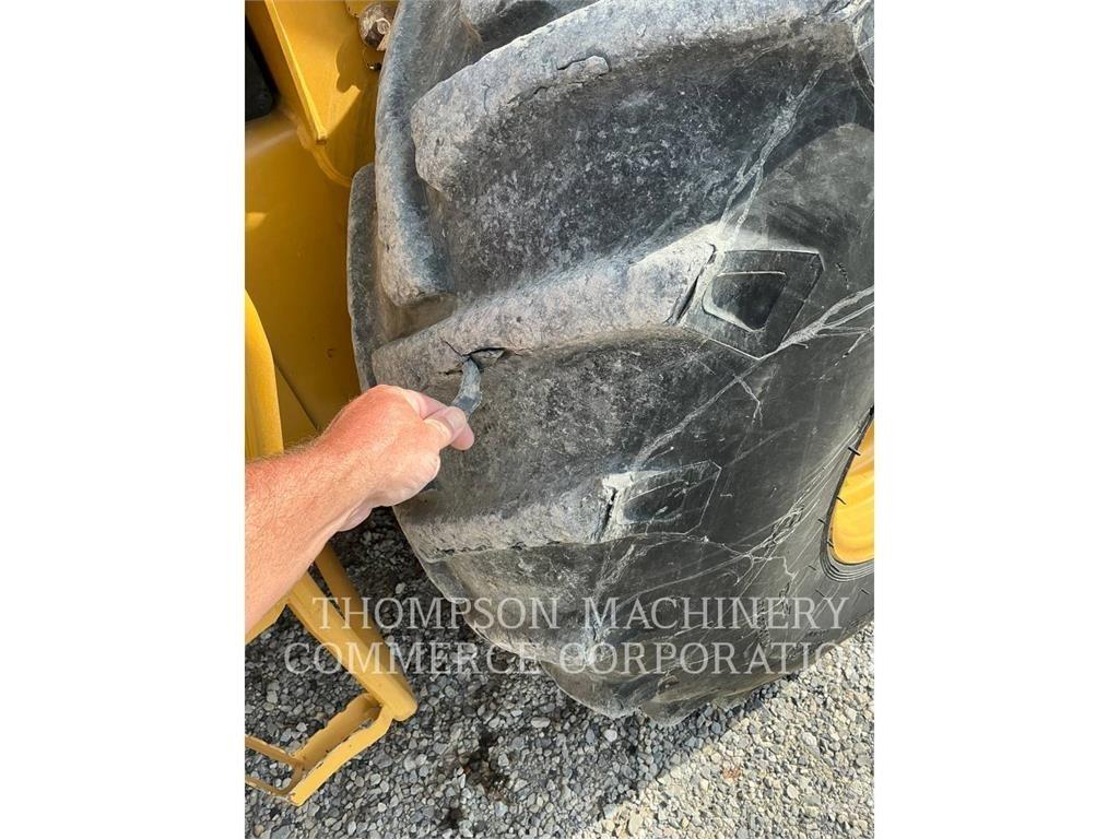 CAT CP56B Грунтові котки